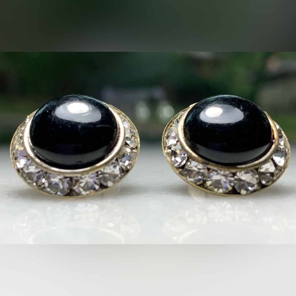 Vintage Black Cabochon & Rhinestone Clip-On Earrings – Gold-Tone Retro Jewelry